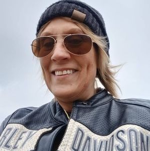 Meet your Posher, Connie